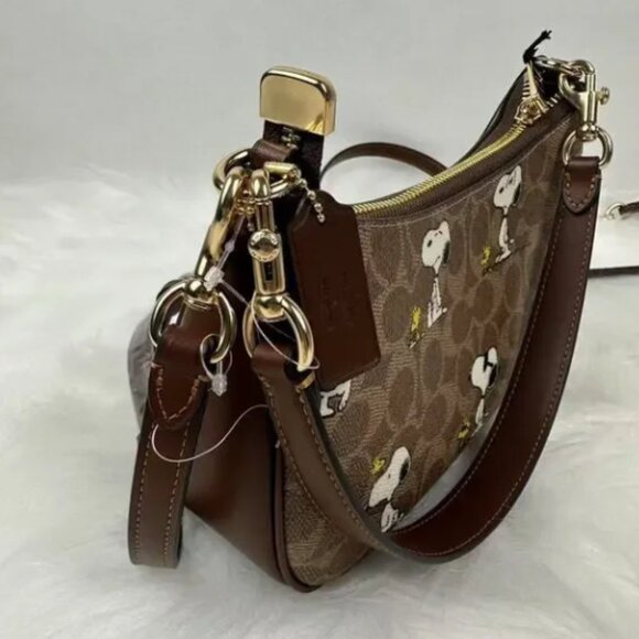 NWT Coach X Peanuts Teri Shoulder Bag In Signature Canvas With Snoopy Print - Picture 3 of 12